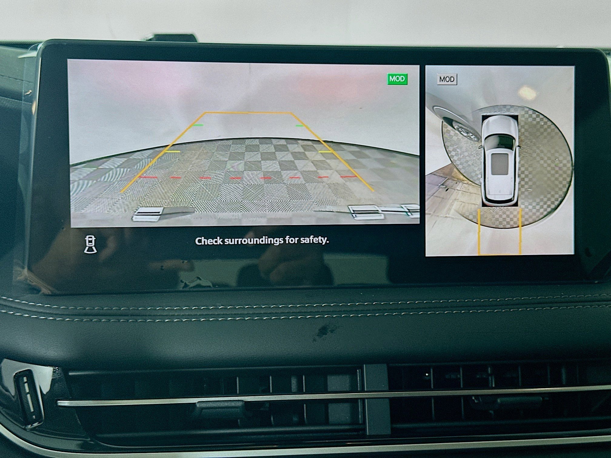 2025 Infiniti QX60 Luxe photo 9