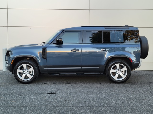 2024 Land Rover Defender 110 S photo 2