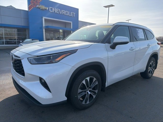 2023 Toyota Highlander XLE's photo