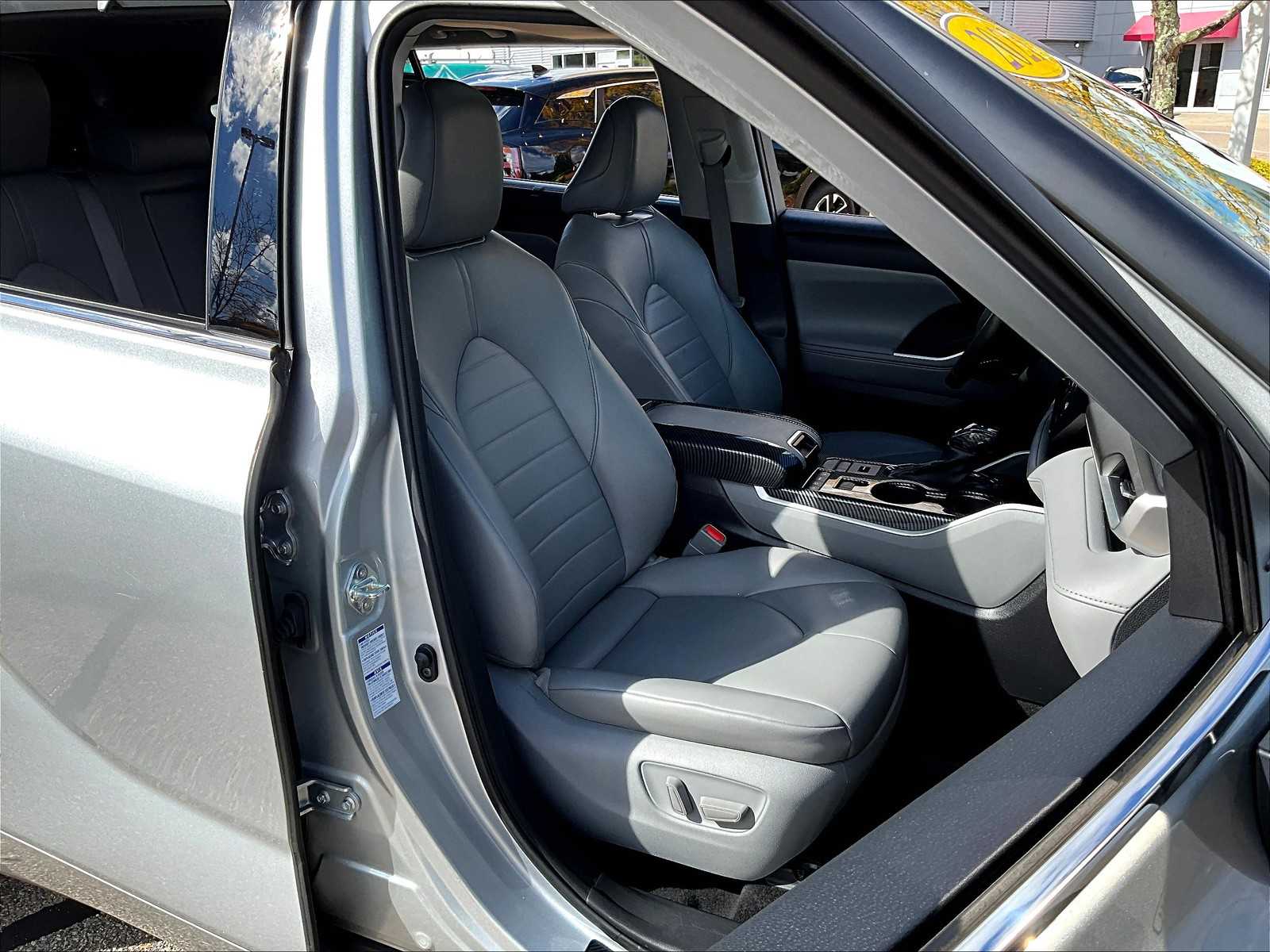 2021 Toyota Highlander XLE photo 11