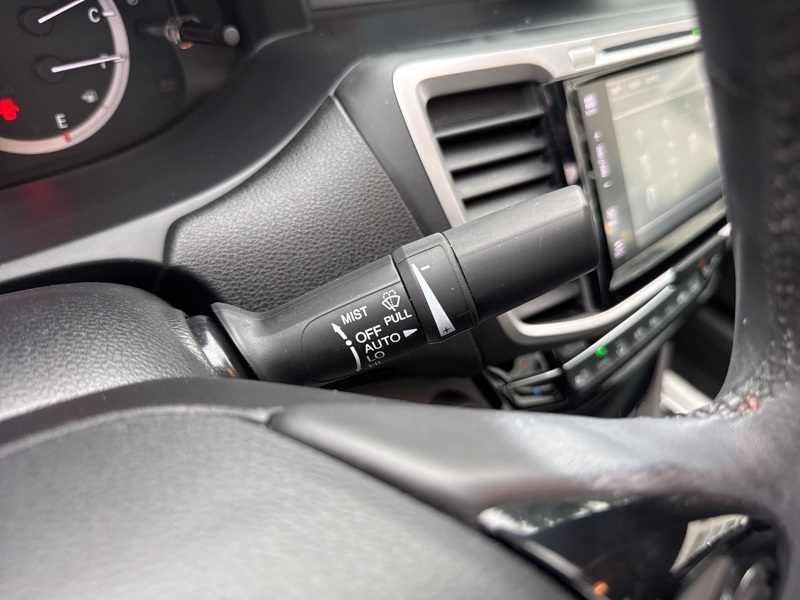 2017 Honda Accord Touring photo 27
