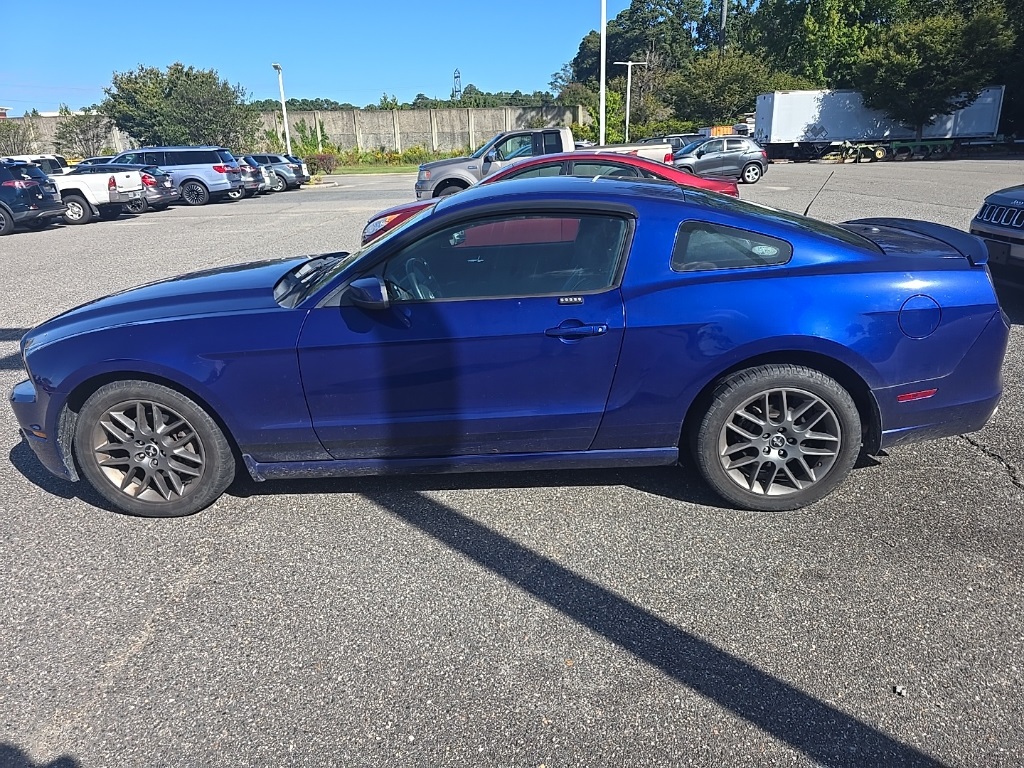 2014 Ford Mustang V6 Premium photo 8