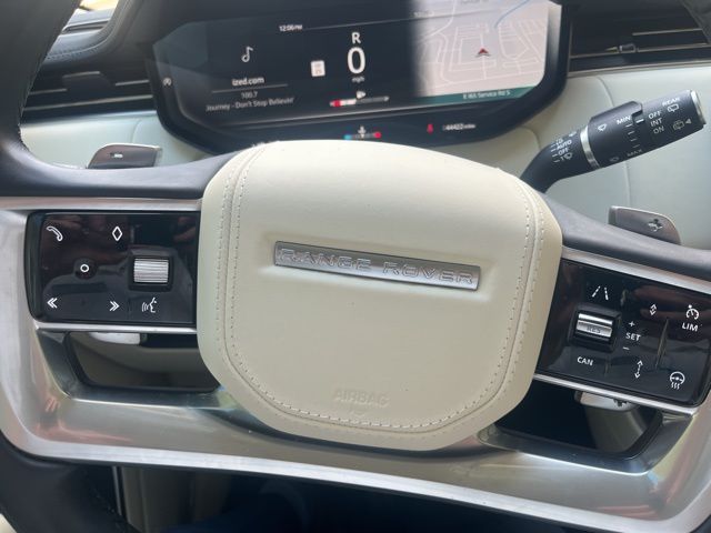 2023 Land Rover Range Rover SE photo 11