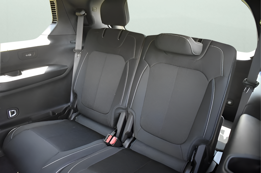 2025 Jeep Grand Cherokee Laredo photo 15