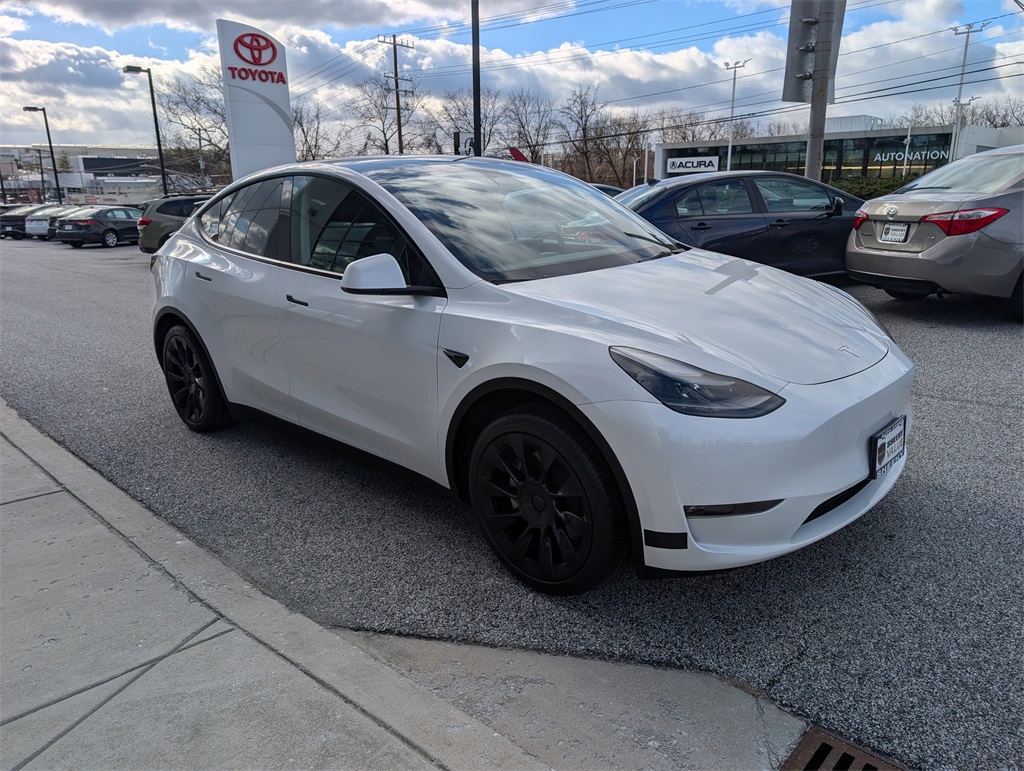 2023 Tesla Model Y Long Range's photo