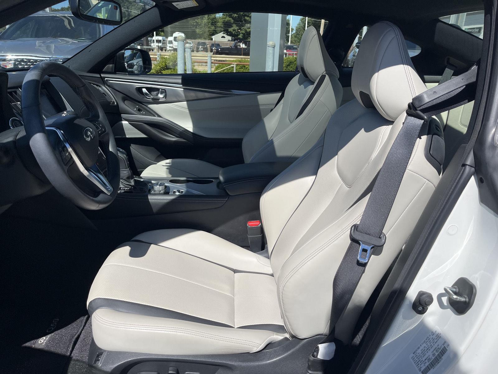 2022 Infiniti Q60 Luxe photo 9