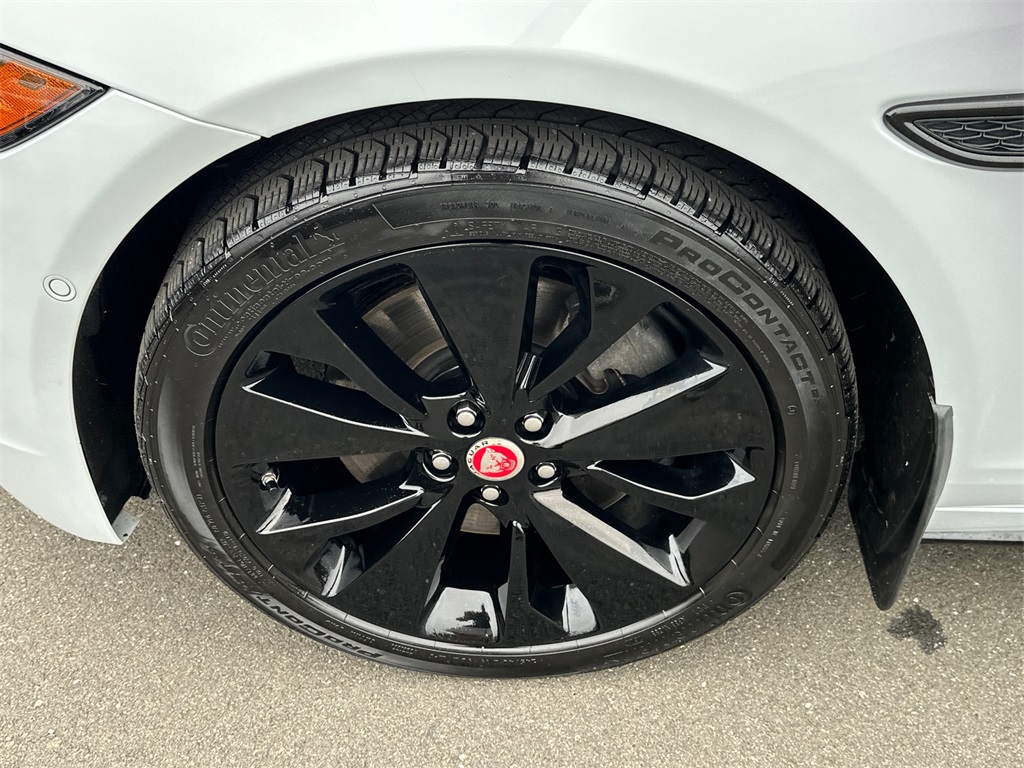 2021 Jaguar XF R-Dynamic SE photo 8