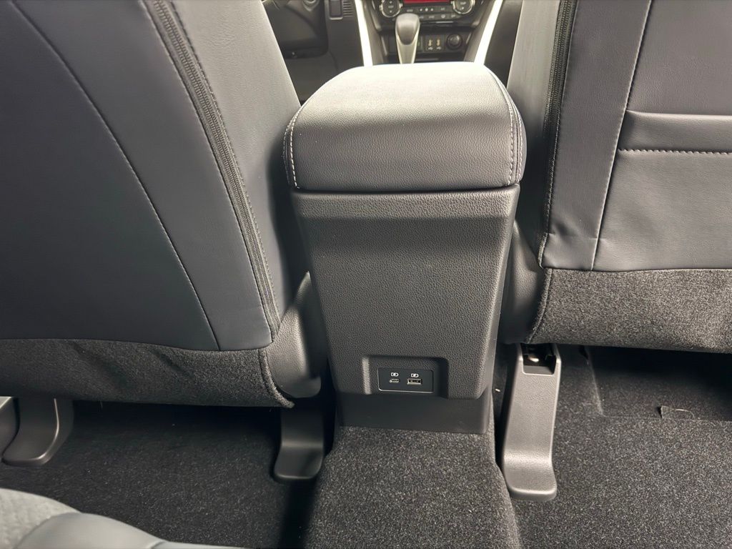 2025 Mitsubishi Eclipse Cross SE photo 38
