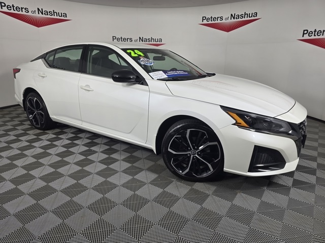 2024 Nissan Altima SR's photo