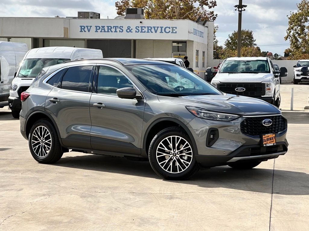 2024 Ford Escape PHEV's photo
