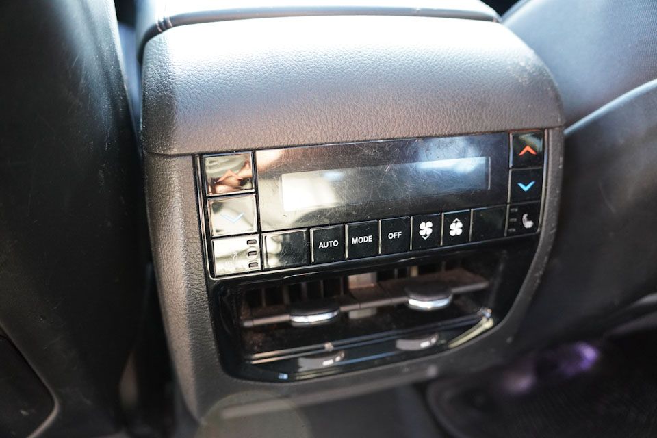 2023 Jeep Grand Cherokee Overland 4xe photo 3