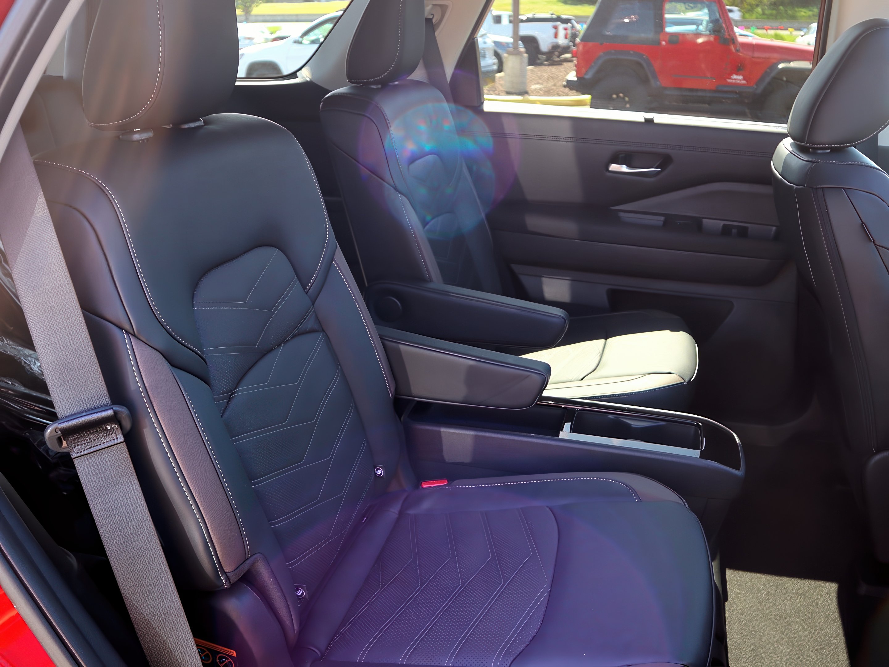 2025 Nissan Pathfinder Platinum photo 23