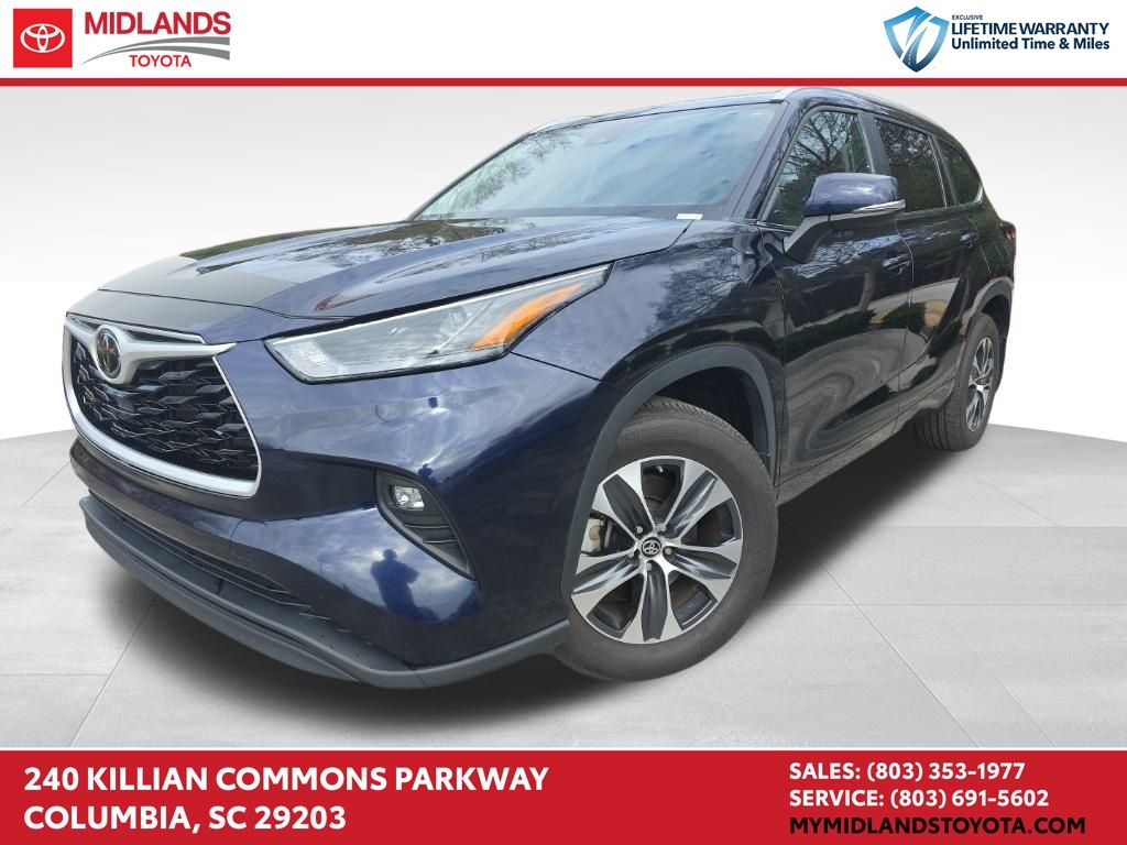 2024 Toyota Highlander XLE's photo