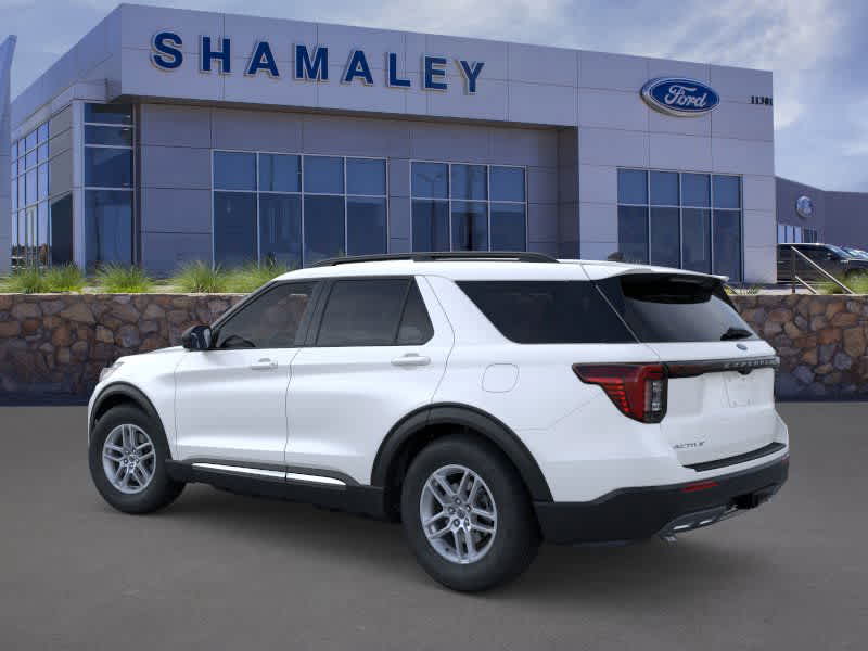 2025 Ford Explorer photo 4