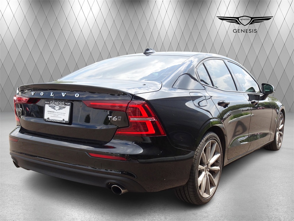 2019 Volvo S60 T6 Momentum AWD photo 5