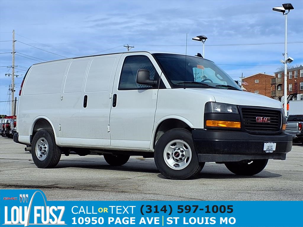 2025 GMC Savana LT's photo