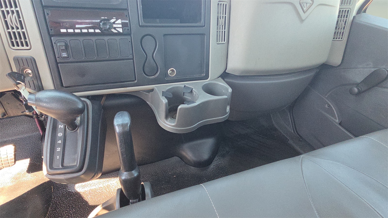 2016 International 4300 DuraStar 4300 photo 18