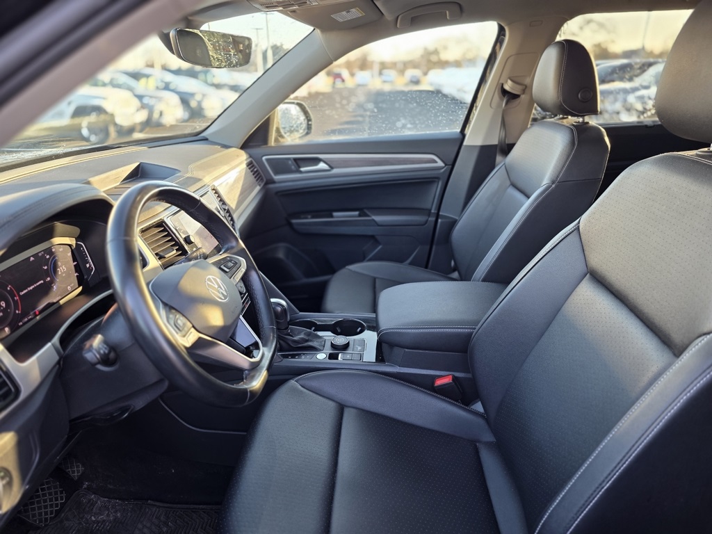 2021 Volkswagen Atlas SEL photo 3