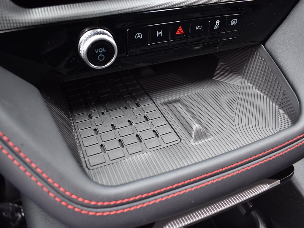 2025 Ford Explorer ST photo 19