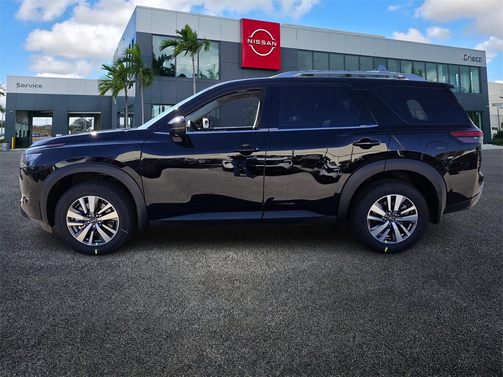 2025 Nissan Pathfinder SL photo 3