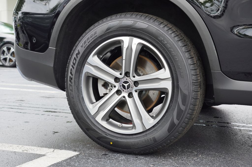 2022 Mercedes Benz GLC 300 photo 8