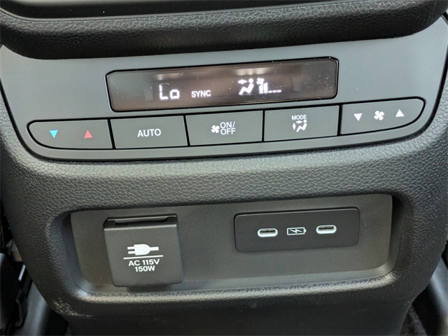 2025 Honda Pilot TrailSport photo 13