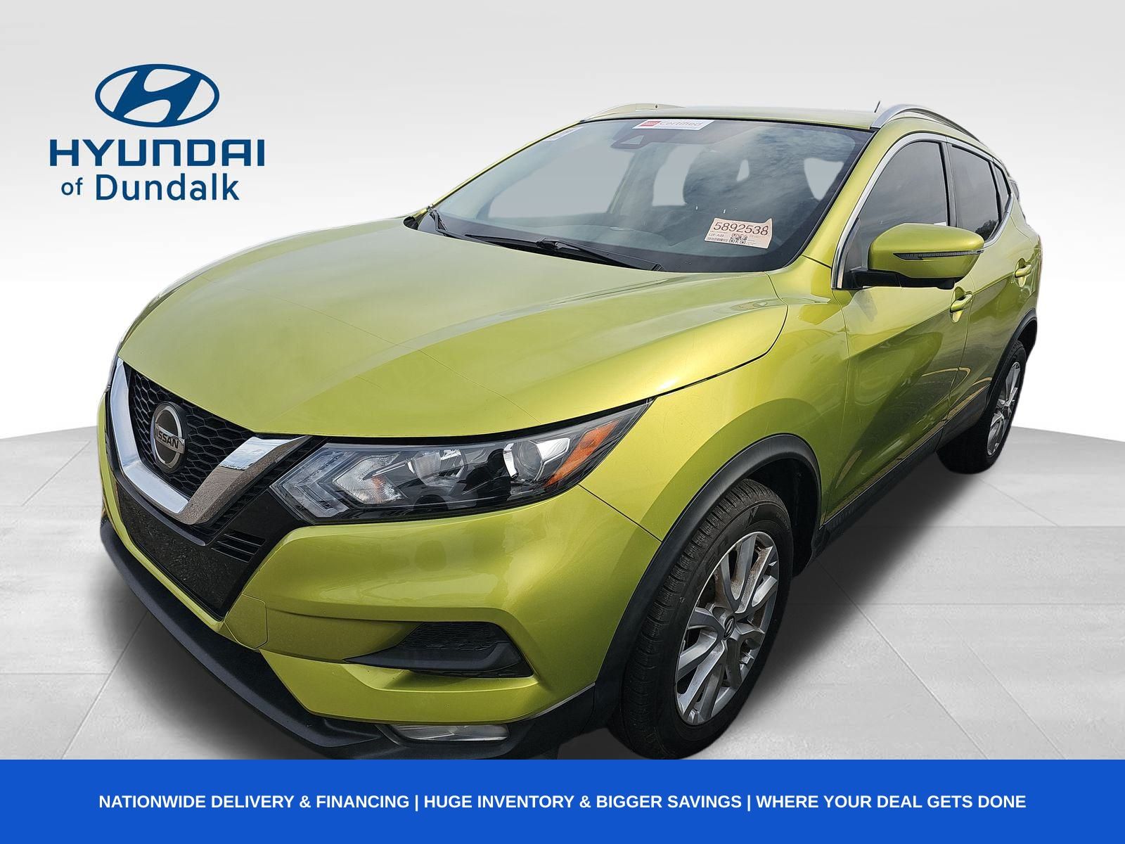 2020 Nissan Rogue Sport SV's photo