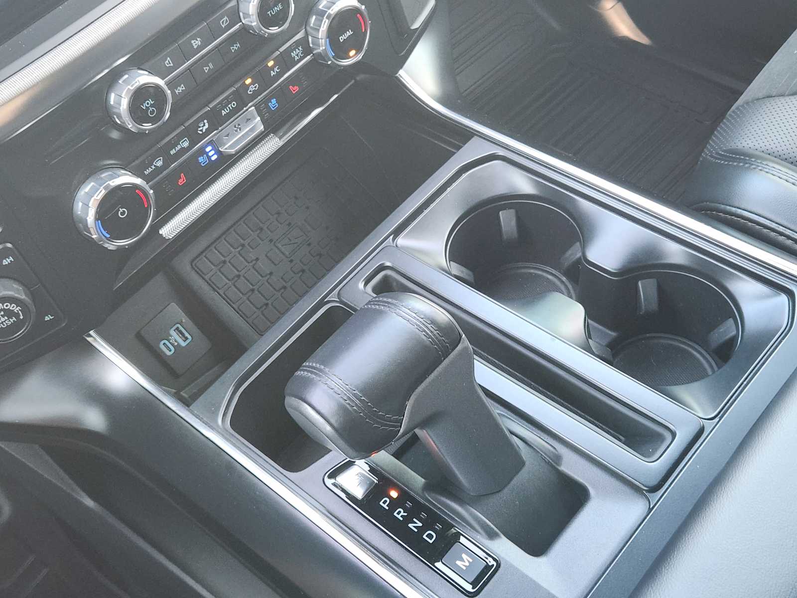2023 Ford F-150 Raptor photo 18