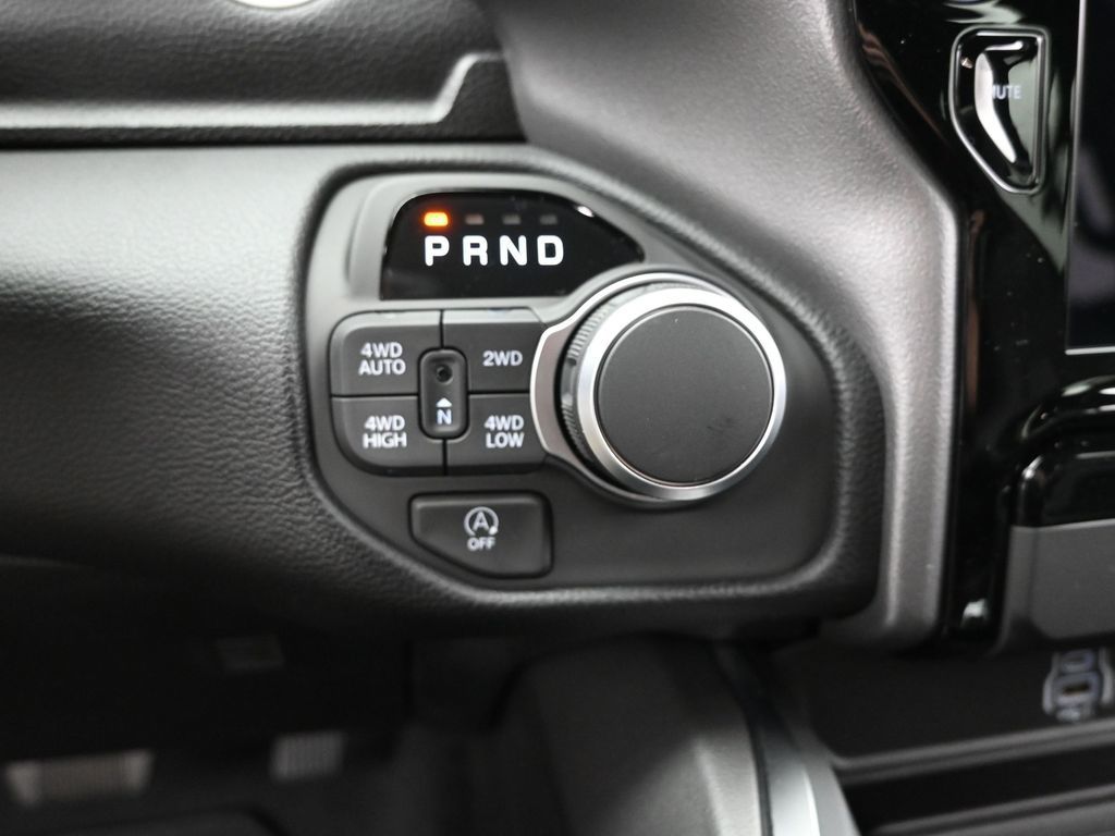 2025 Ram 1500 Big Horn photo 15