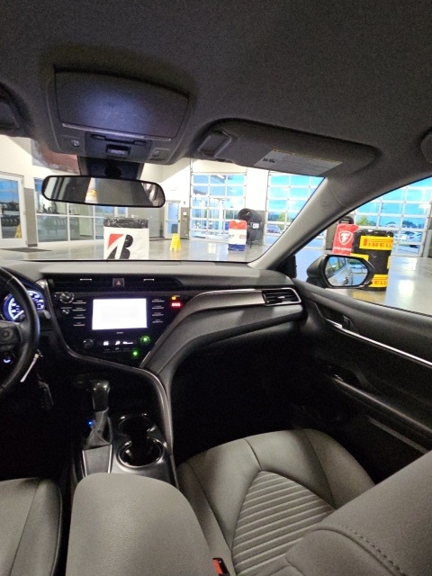 2020 Toyota Camry SE photo 25