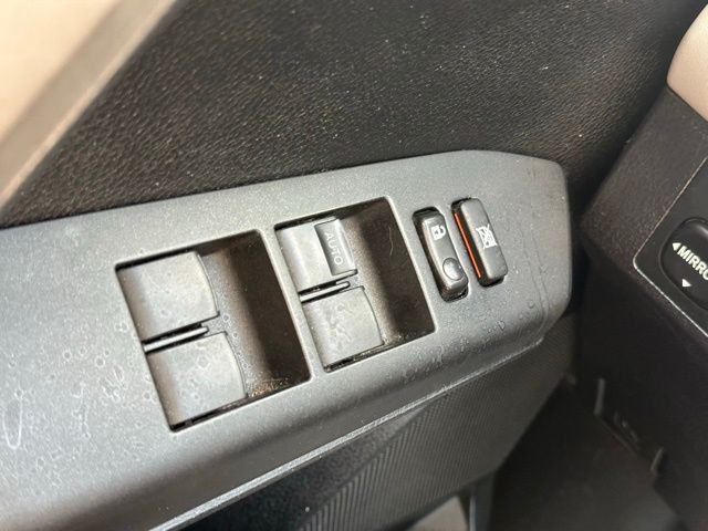 2017 Toyota RAV4 XLE photo 15