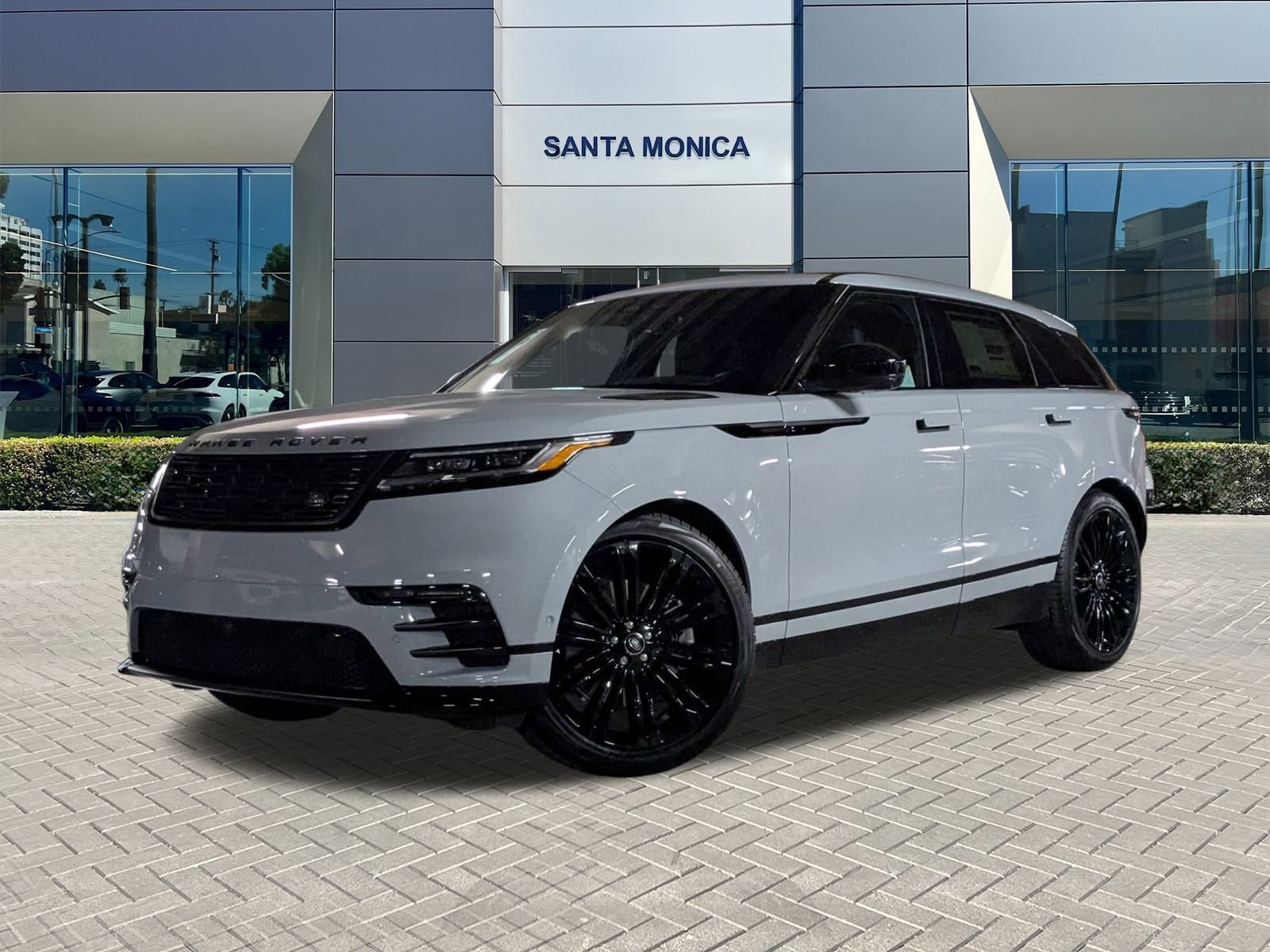 2026 Land Rover Range Rover Velar Dynamic SE's photo