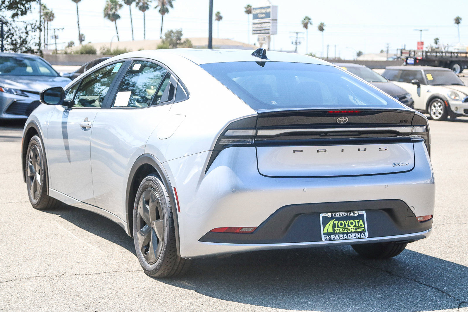 2026 Toyota Prius Plug-in Hybrid SE photo 8