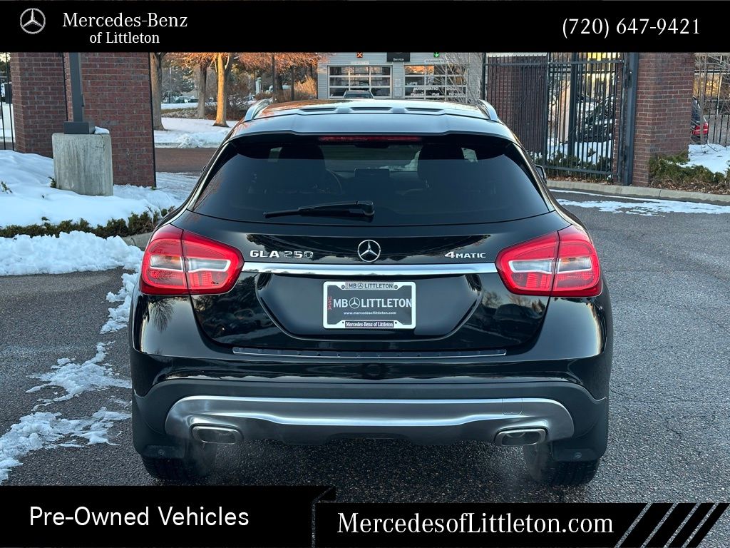 2017 Mercedes Benz GLA 250 4MATIC photo 4