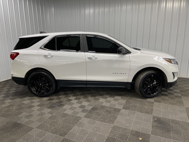 2021 Chevrolet Equinox LT photo 2