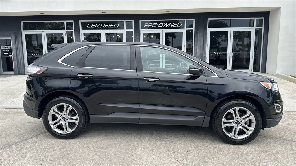 2017 Ford Edge Titanium photo 4