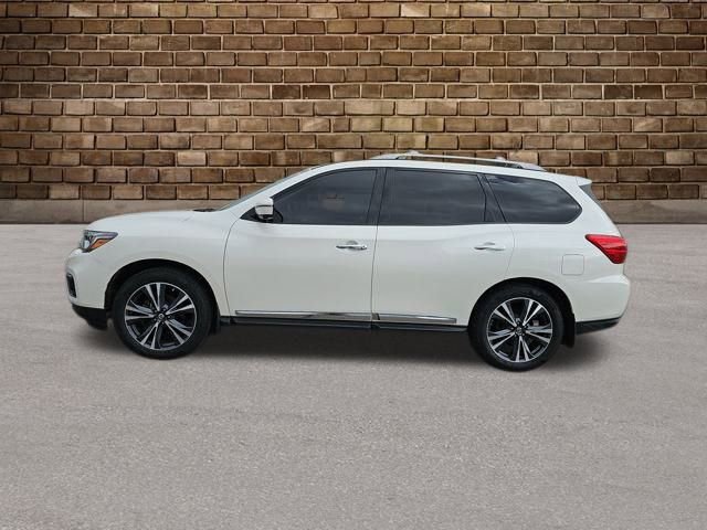2018 Nissan Pathfinder Platinum photo 2