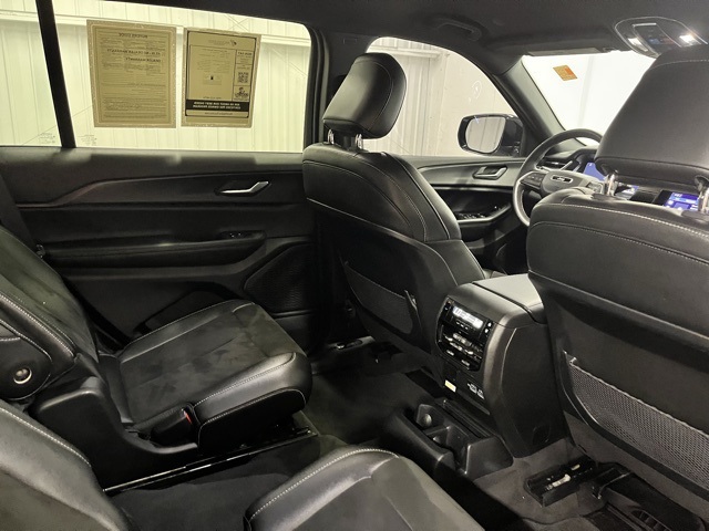 2023 Jeep Grand Cherokee Altitude photo 15