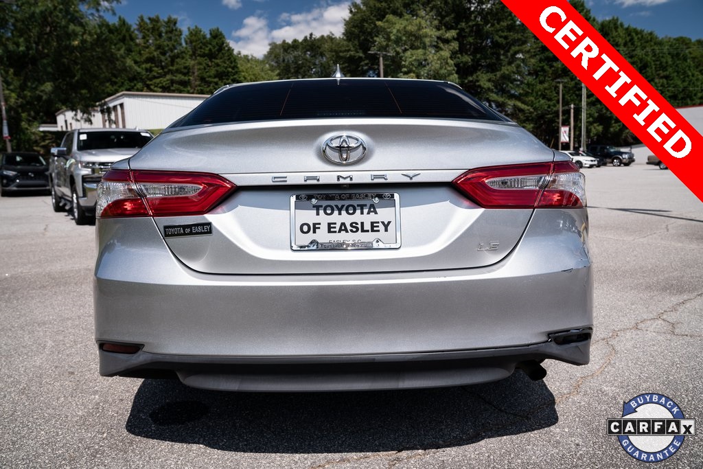 2019 Toyota Camry SE XLE photo 6
