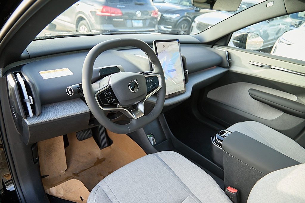 2025 VOLVO EX30 - Image 10