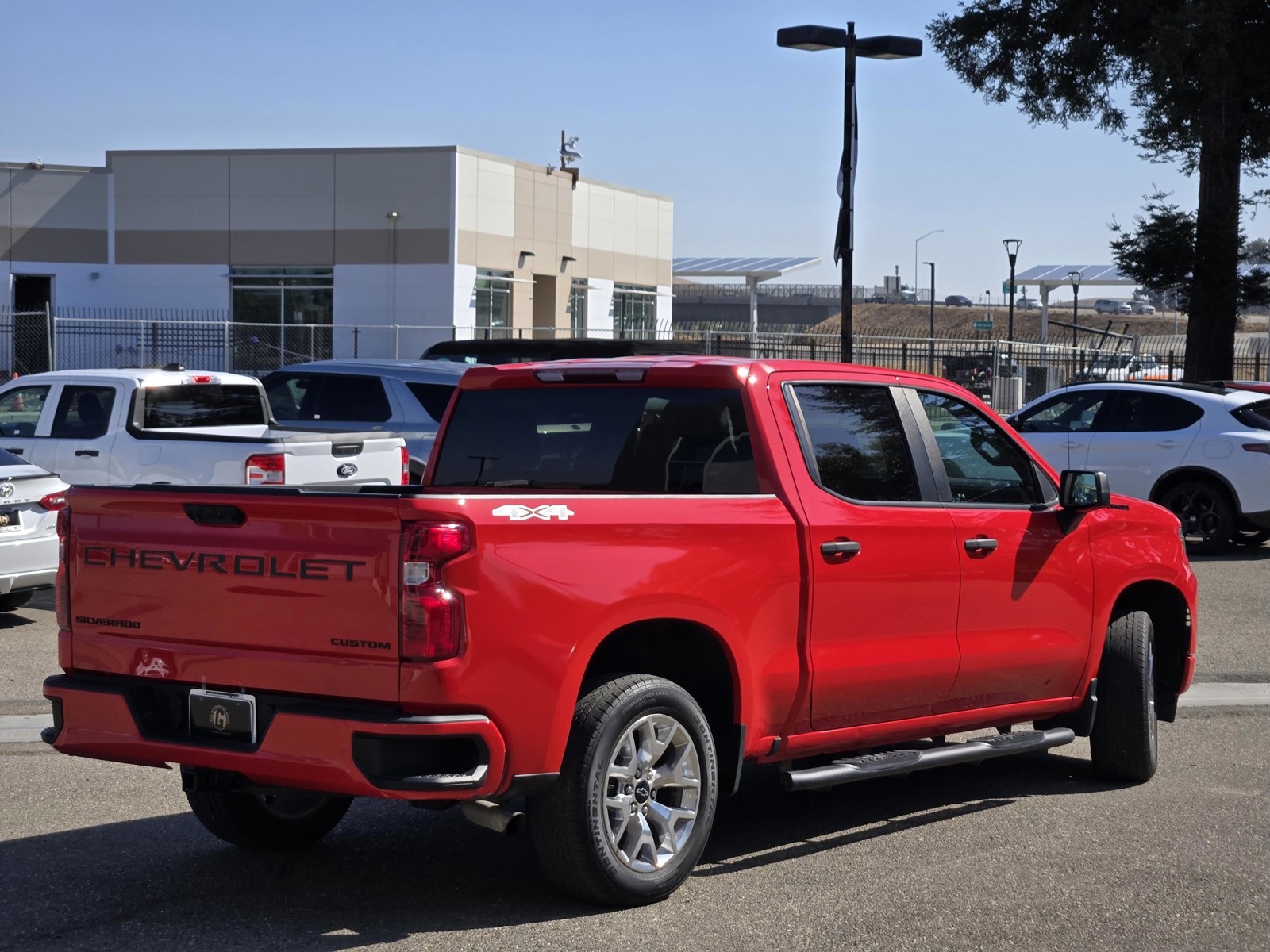 2023 Chevrolet Silverado 1500 Custom photo 4