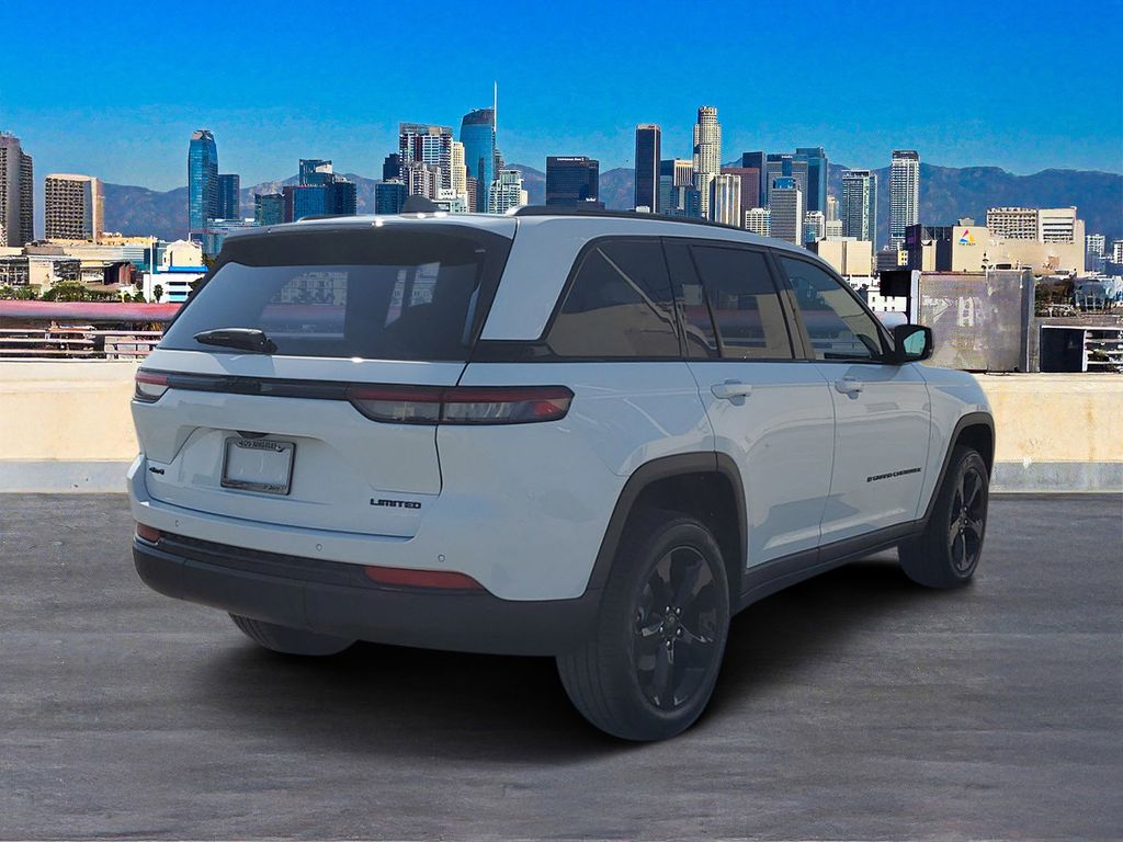 2025 Jeep Grand Cherokee Limited photo 2