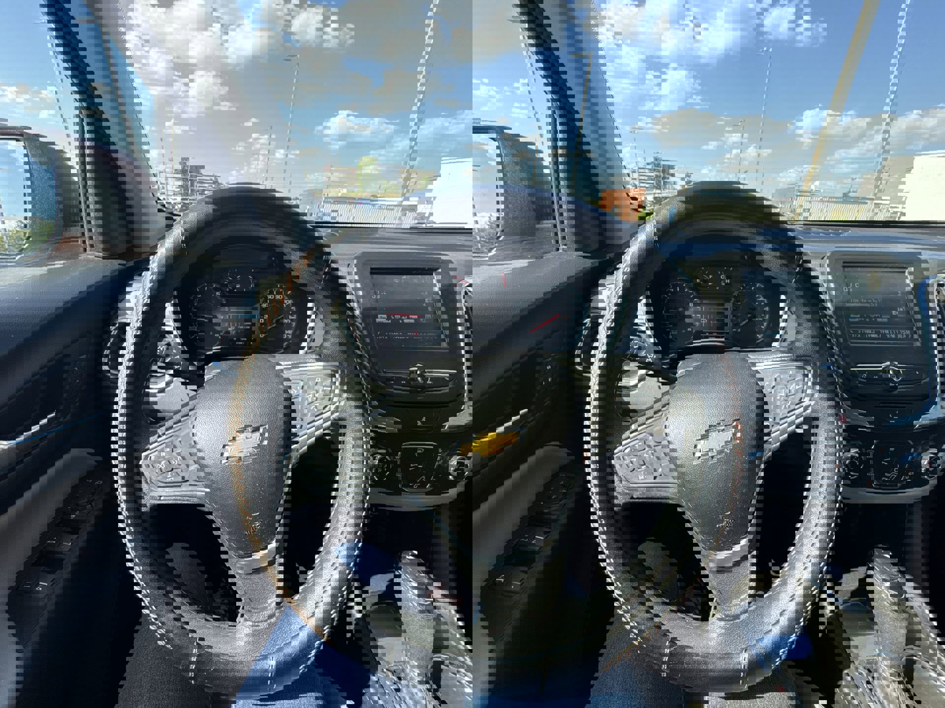 2018 Chevrolet Equinox LS photo 14