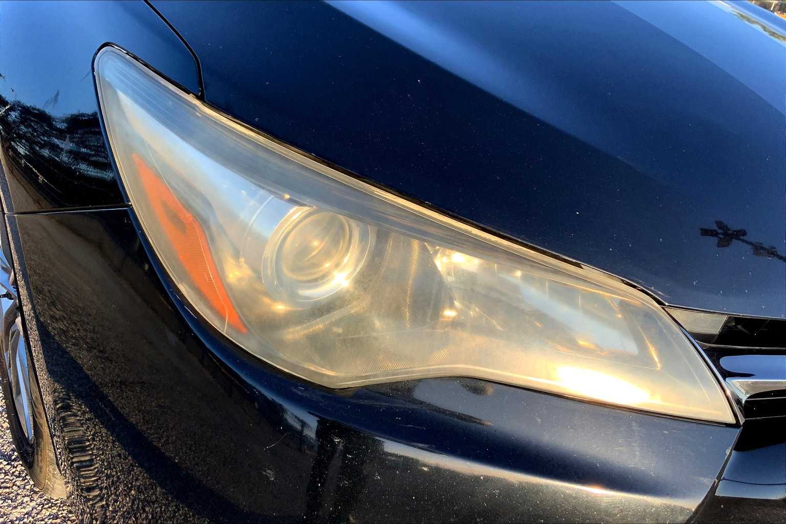 2015 Toyota Camry SE photo 26