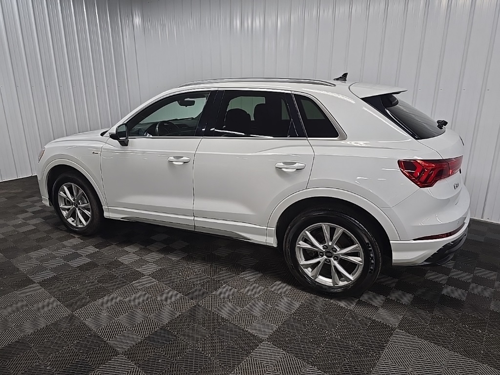 2022 Audi Q3 Premium S line photo 2