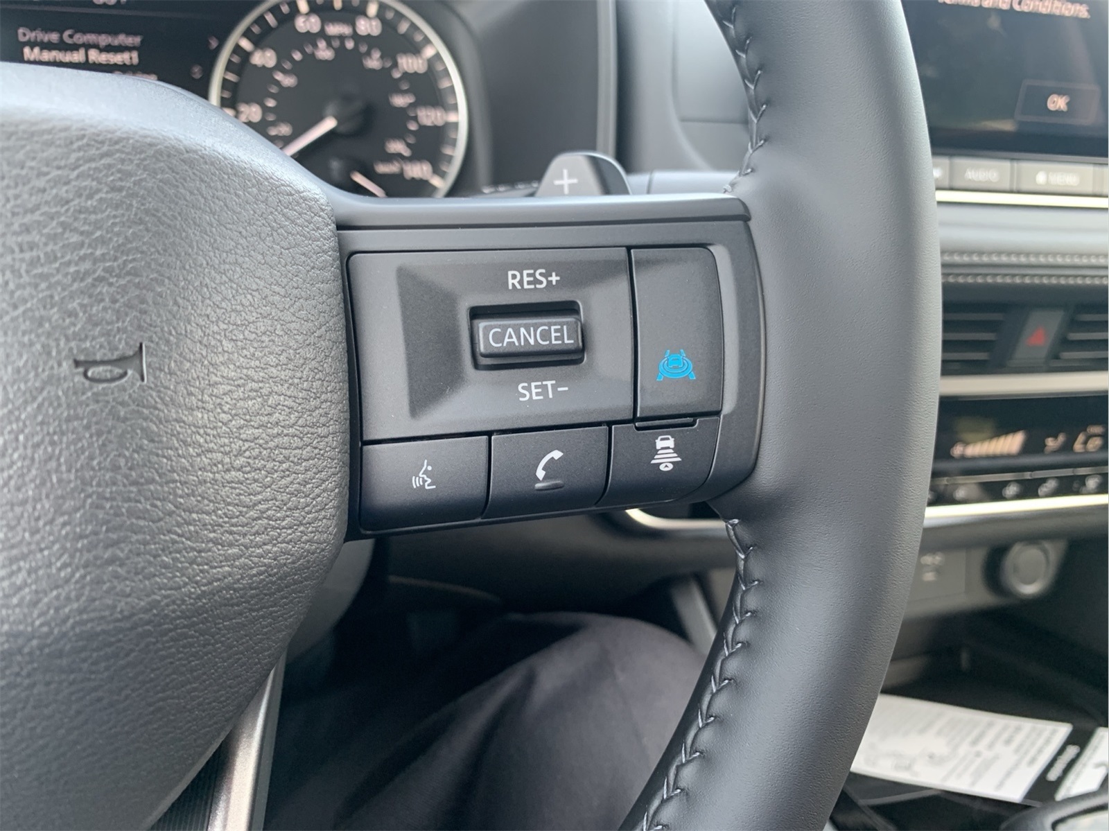 2026 Nissan Rogue SV photo 16