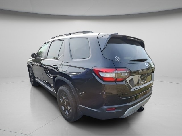 2025 Honda Pilot TrailSport photo 3