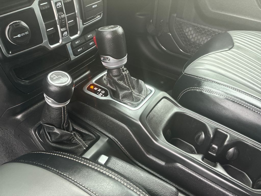 2020 Jeep Wrangler Unlimited Sahara photo 24