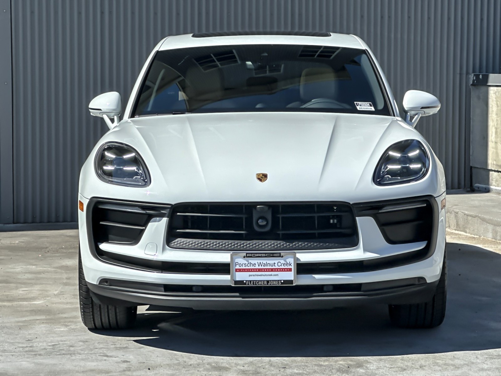 2025 Porsche Macan T photo 6