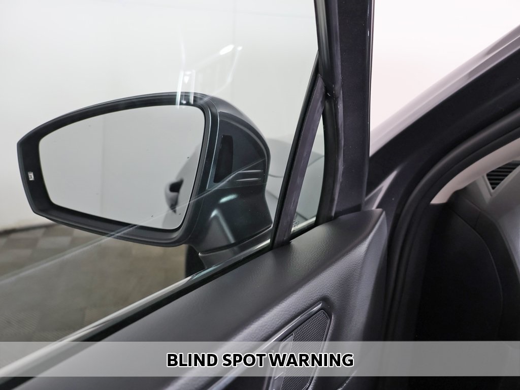 2023 Volkswagen Tiguan SE photo 4